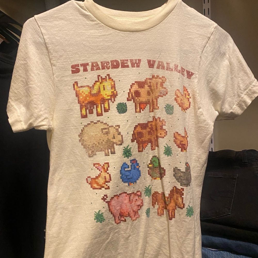 Hot Topic Cream Stardew Valley Graphic Tee